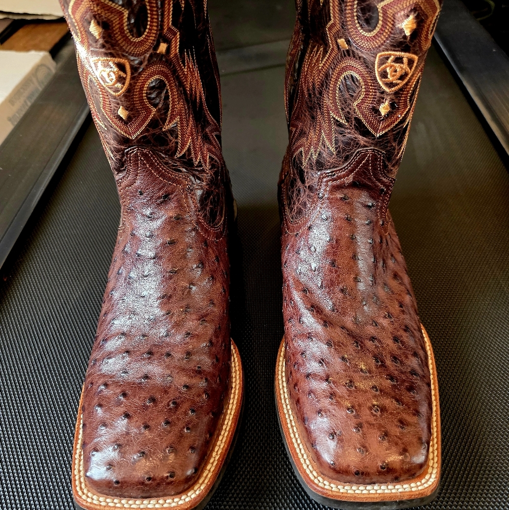 Ariat Quantum Classic Full Quill Ostrich Boots | Size 9.5D